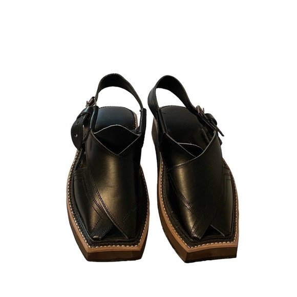 KAPTAN Handmade Leather
Peshawari Chappal/Sandal - Picture 5 of 11